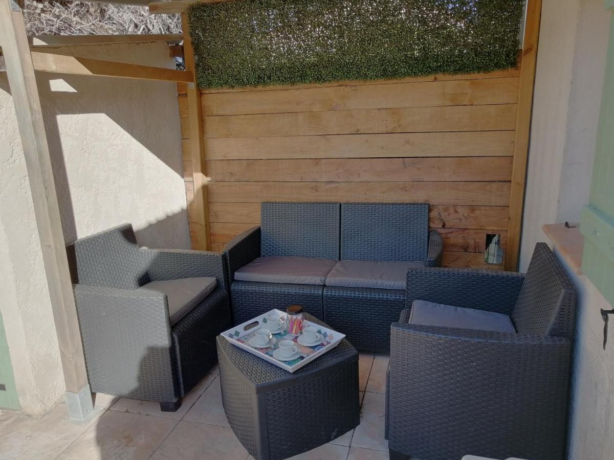 Sous Le Soleil De Provence Petite Maison Au Calme Et Tres Bien Equipee De 40M2 Avec Wifi -Jardin Prive-La Piscine Est Commune A La Residence Et Ouverte Du 1Er Mai Au 30 Septembre De 09H A 21H,En Juillet Et Aout Reservation Uniquement Du Samedi Au Sam Forcalqueiret Exteriör bild