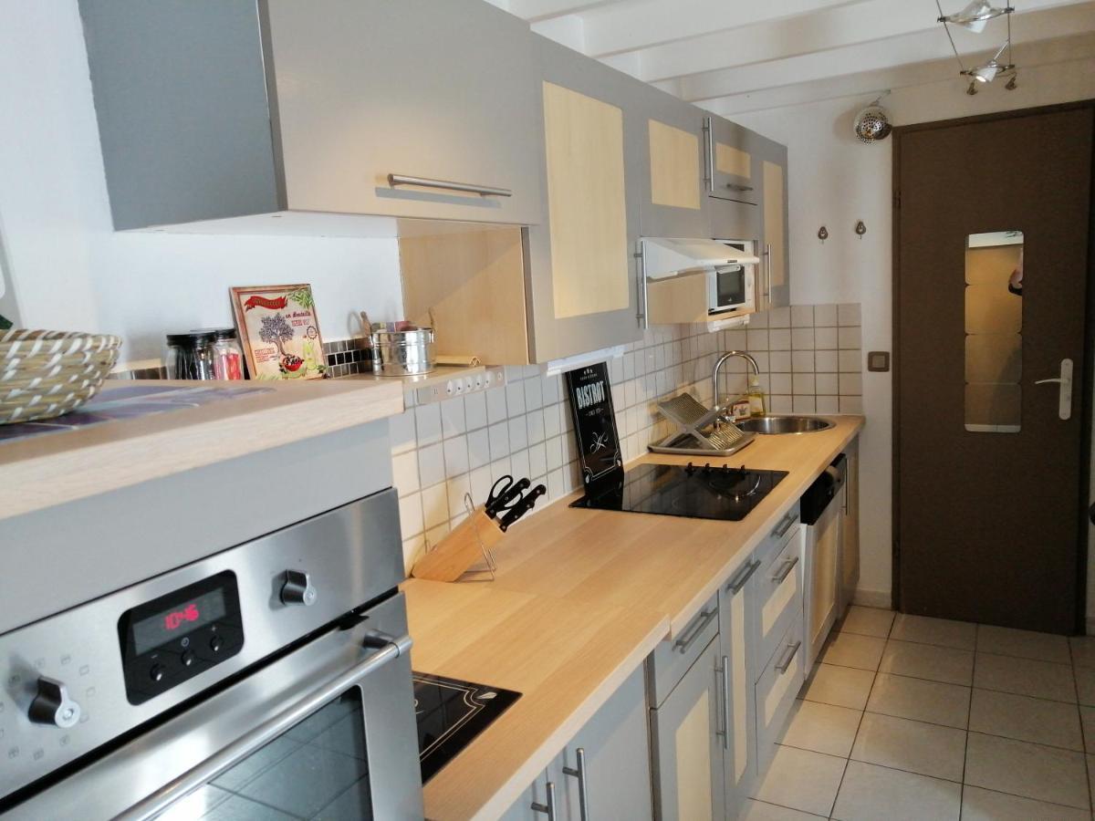 Sous Le Soleil De Provence Petite Maison Au Calme Et Tres Bien Equipee De 40M2 Avec Wifi -Jardin Prive-La Piscine Est Commune A La Residence Et Ouverte Du 1Er Mai Au 30 Septembre De 09H A 21H,En Juillet Et Aout Reservation Uniquement Du Samedi Au Sam Forcalqueiret Exteriör bild